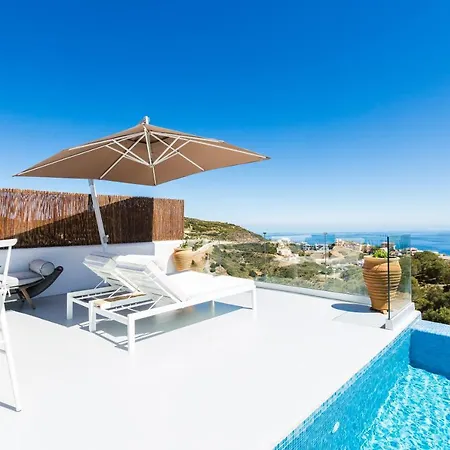 Royal Garden Villa *
